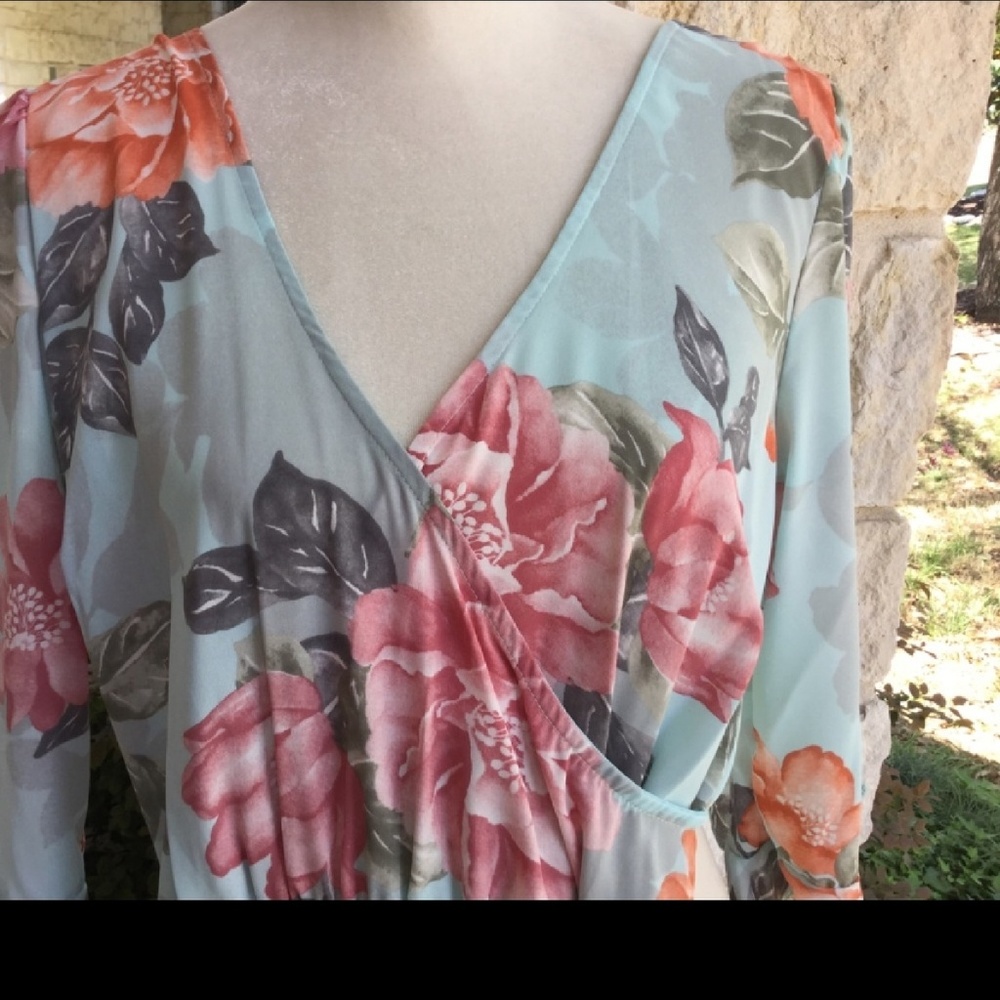 Nwt Sky Blue Floral Ruffled Hem Romper 3/4 Sleeve - Picture 4 of 4